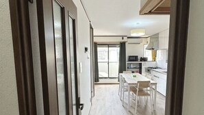 صورة غير مصنفة، 2 من 28، زرّ