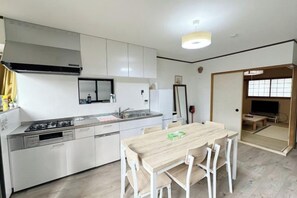 Unclassified image, 4 of 28, button - Casa Alegria (Osaka)
