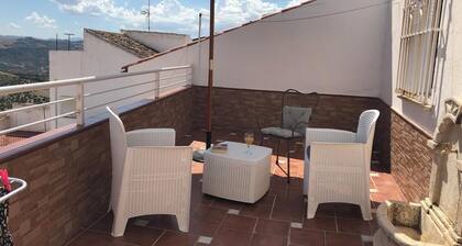 Quirky but stylish townhouse, heart of the old town, stunning views from terrace