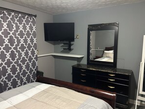 1 habitación, tabla de planchar con plancha, wifi y ropa de cama 