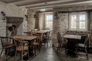Restaurant - The Olde Malthouse (Tintagel)