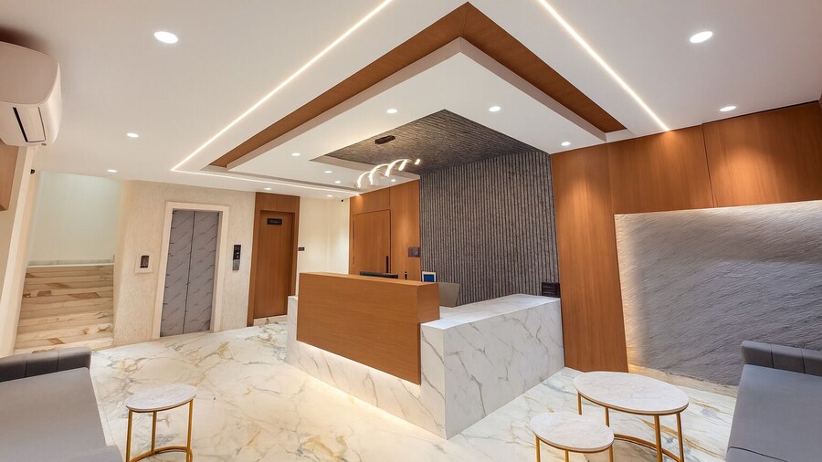 Hotel Rajshree Suites