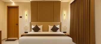 拉吉什里套房酒店