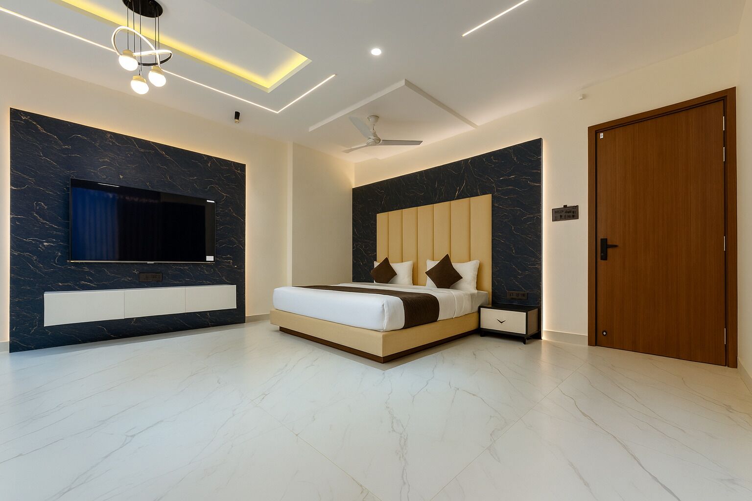 Phòng Suite Presidential | Khu vực làm việc phù hợp cho laptop 