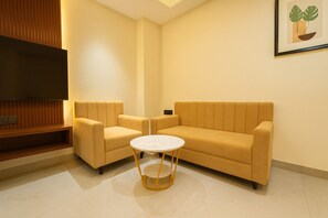 Espacio para trabajar con laptop, wifi gratis y ropa de cama 