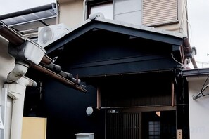 Unclassified image, 2 of 14, button - Gion Donguri An (Kyoto)