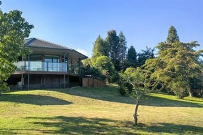 Unclassified image, 3 of 35, button - Rotorua Family Retreat Hamurana 10000Sqm Lawn (Hamurana)