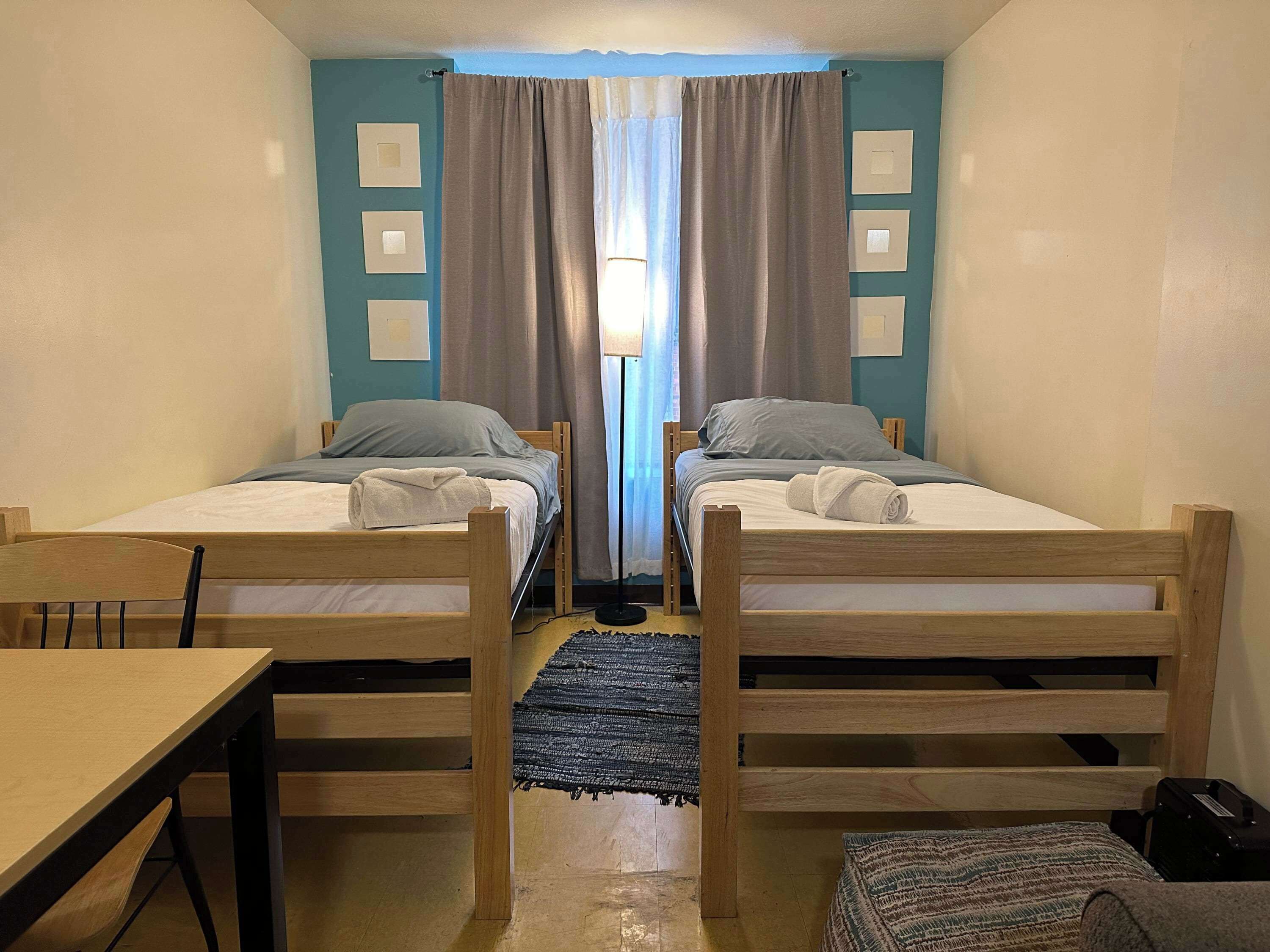 1 多间卧室、熨斗/熨衣板、WiFi、床单