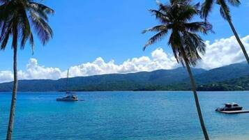 Private beach nearby, beach towels