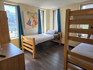 2 bedrooms, desk, iron/ironing board, WiFi