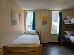 Desk, iron/ironing board, WiFi, bed sheets