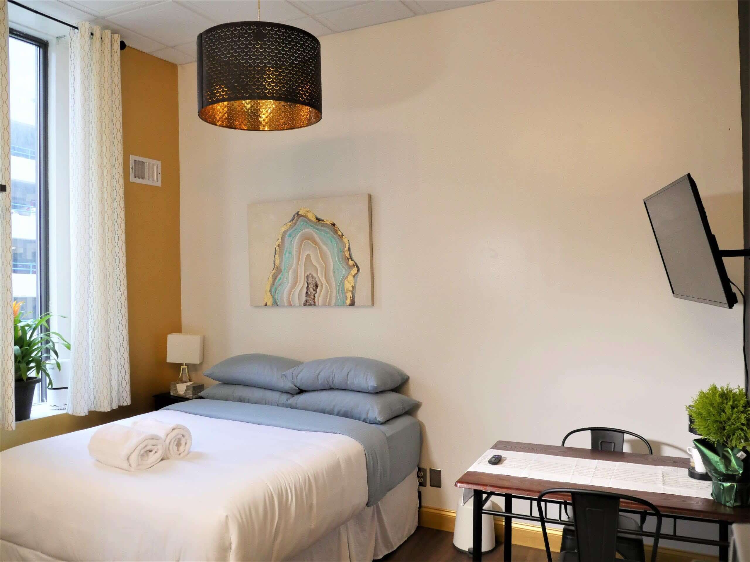 1 chambre, bureau, fer et planche à repasser, Wi-Fi