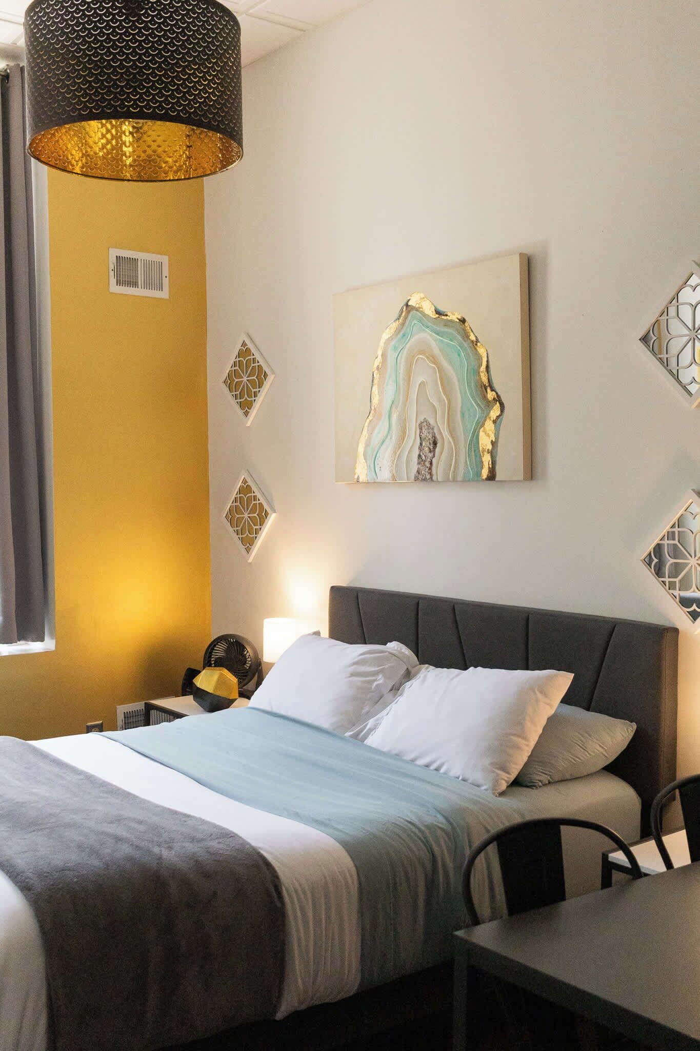 1 chambre, bureau, fer et planche à repasser, Wi-Fi