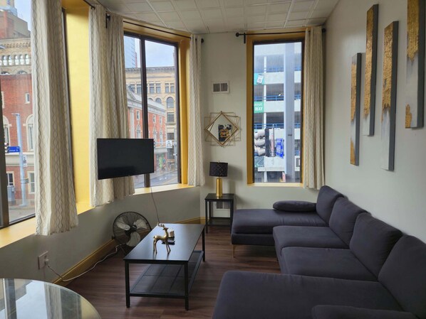 Televisio, työhuone