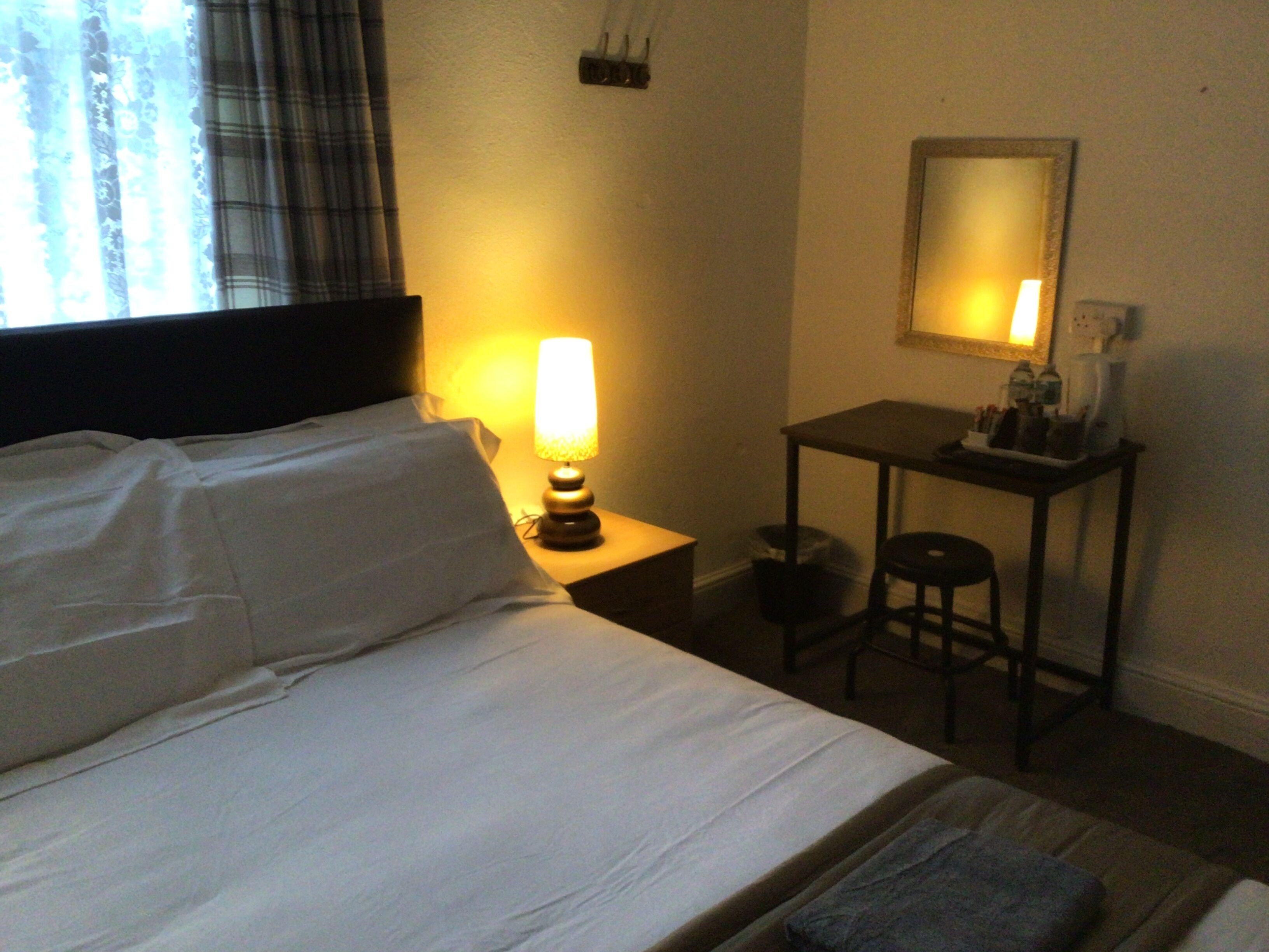 Comfort Double Room | Free WiFi, bed sheets