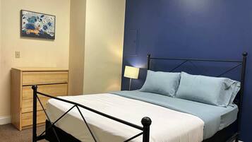 2 bedrooms, iron/ironing board, WiFi, bed sheets