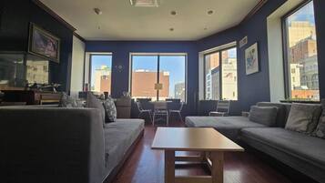 TV, fireplace, offices