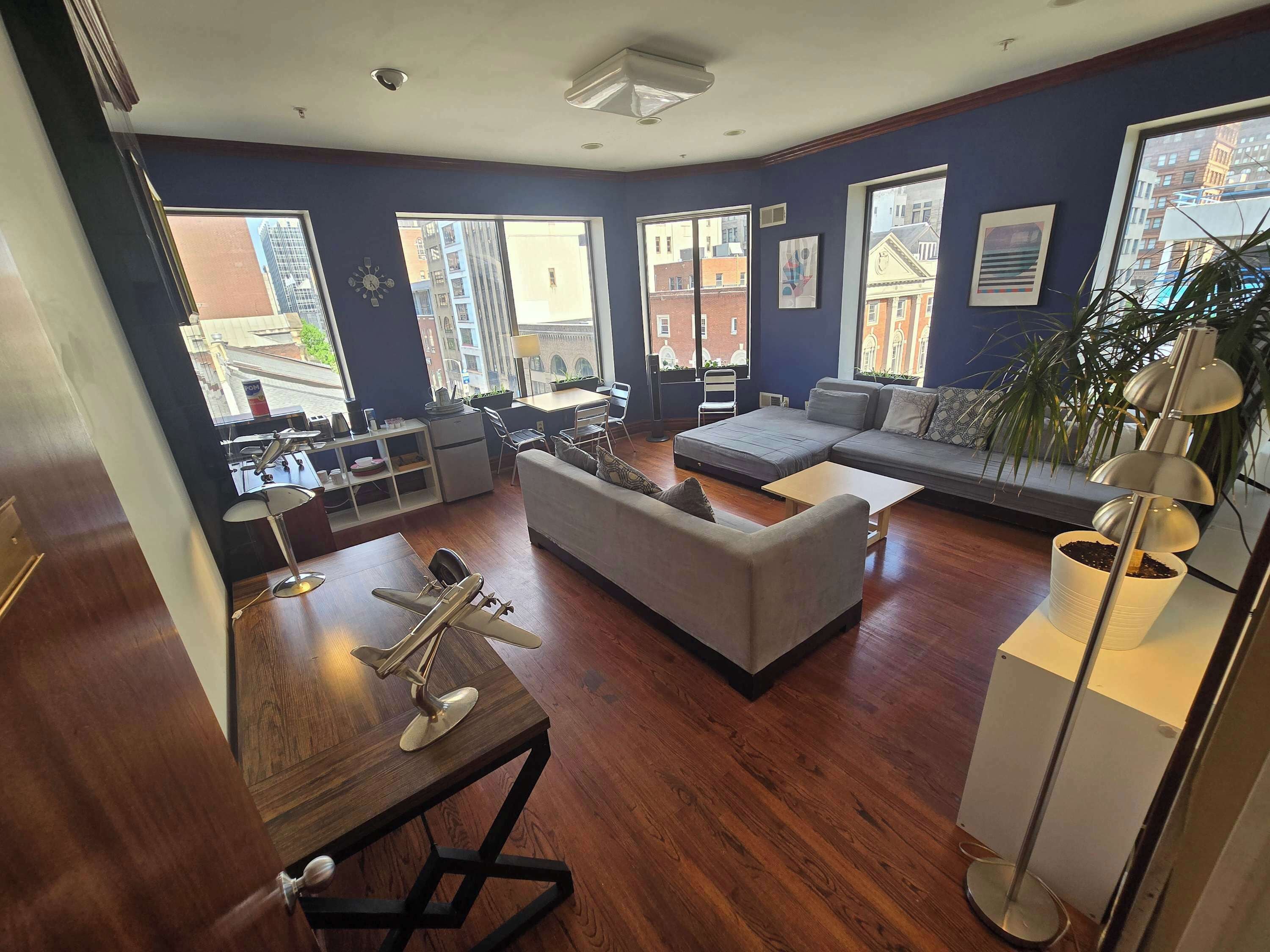 TV, fireplace, offices