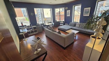 TV, fireplace, offices