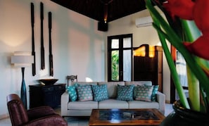 Living area - Umah Daun Villa by Nakula (Bali)