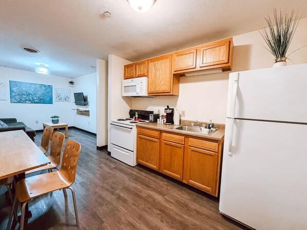 Coffee/tea maker, microwave, oven, toaster