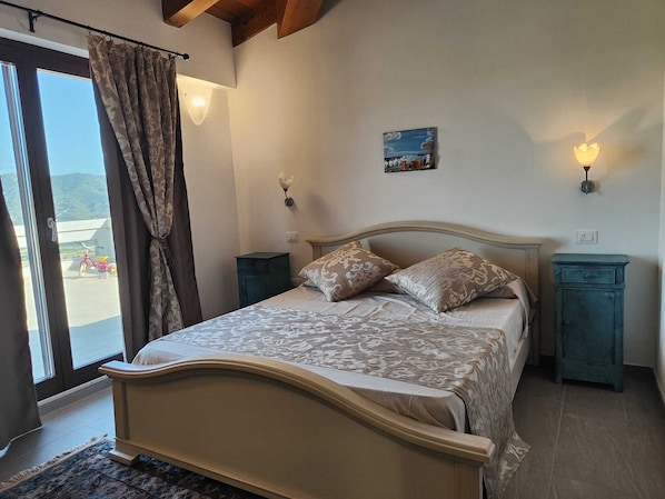 Tripla Superior, patio, vista mare | Wi-Fi gratuito