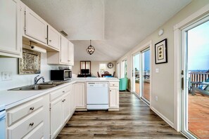 Mikrowelle, Ofen, Herdplatte, Geschirrspüler