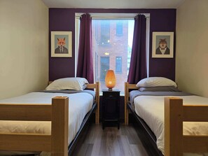 1 bedroom, desk, iron/ironing board, WiFi