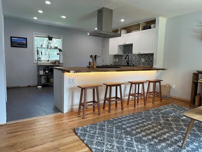 Cozy 2BR Home Near Old Town – Fully Stocked & Ready to Enjoy!