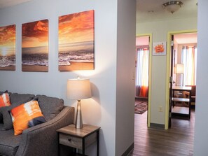 Een televisie en een kantoor