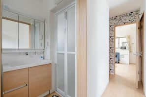 Interior - Senju Kotobuki 2,3F (Tokyo)