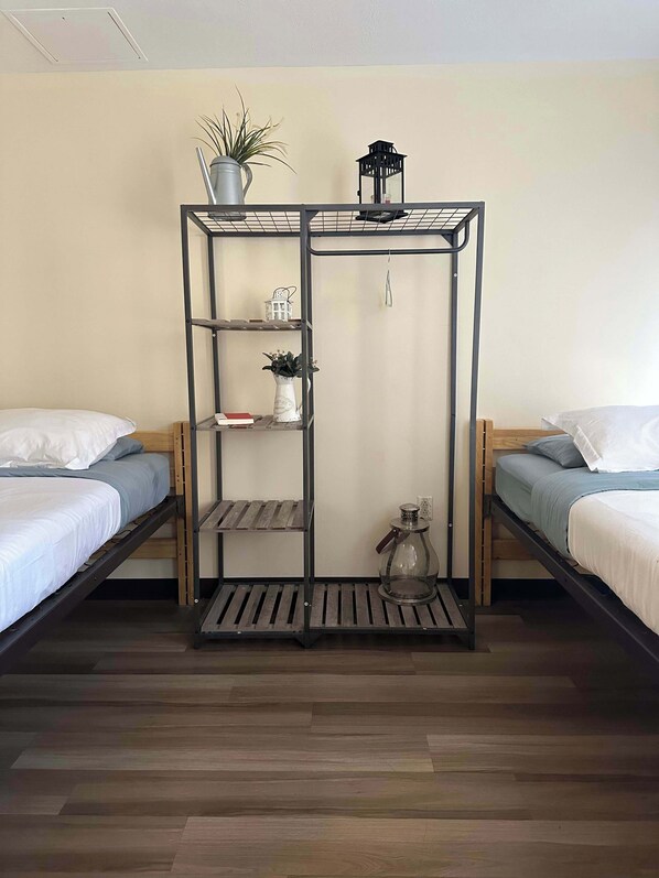 2 bedrooms, iron/ironing board, WiFi, bed sheets