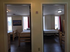 2 habitaciones, tabla de planchar con plancha, wifi y ropa de cama 