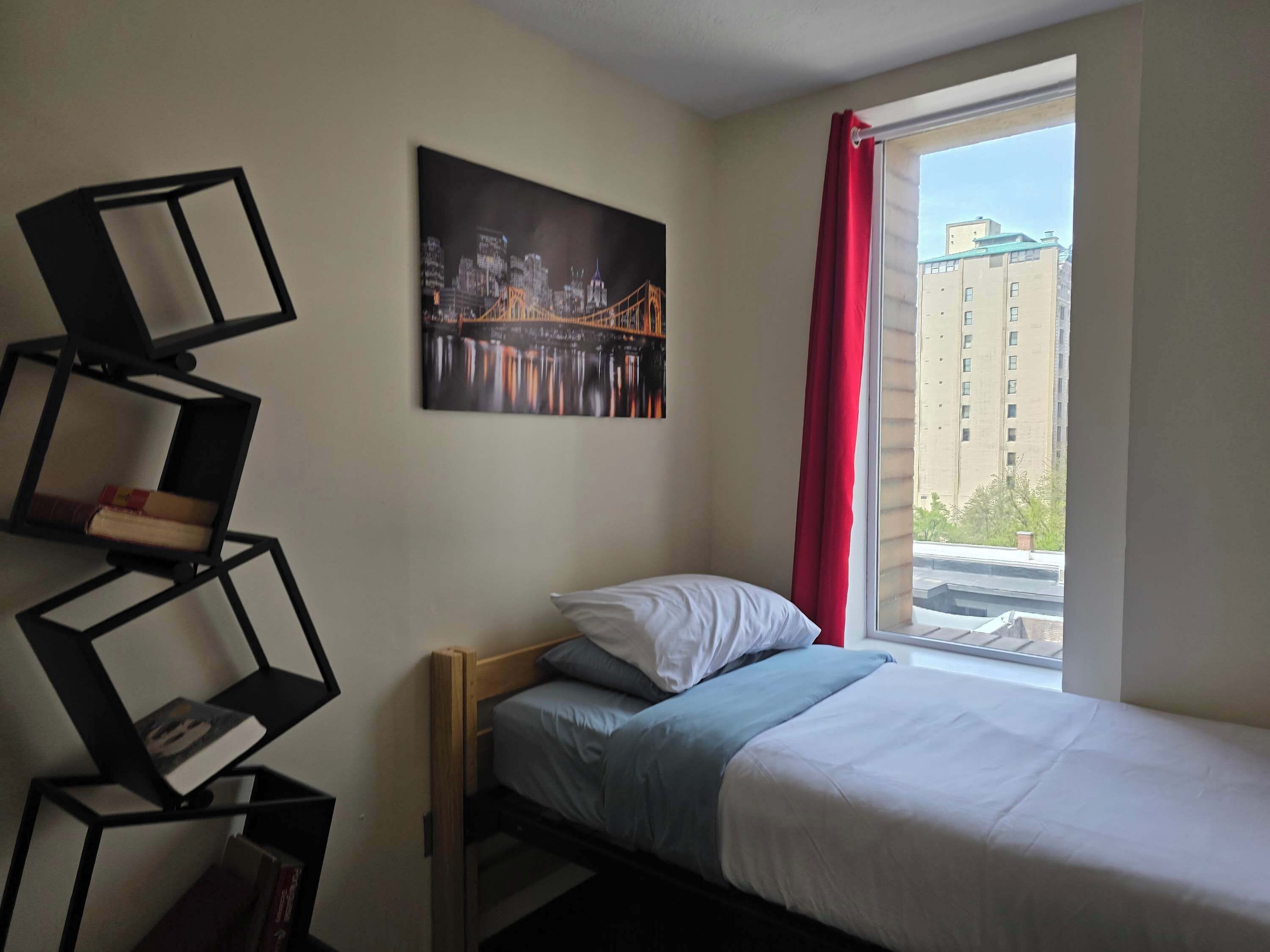 2 habitaciones, tabla de planchar con plancha, wifi y ropa de cama 