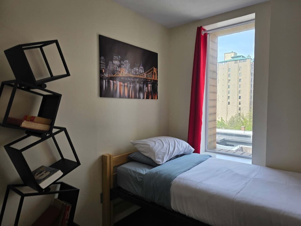 Desk, iron/ironing board, WiFi, bed sheets