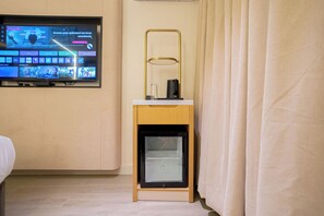 Standard-Einzelzimmer | Hochwertige Bettwaren, Zimmersafe, Schreibtisch