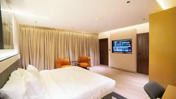 Suite Executive | Biancheria da letto di alta qualità, cassaforte in camera, una scrivania