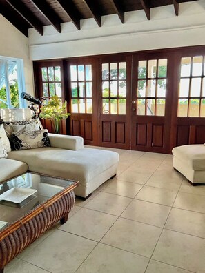 Interior - ZenBreak Harbour View 5bd (Lodge Hill)