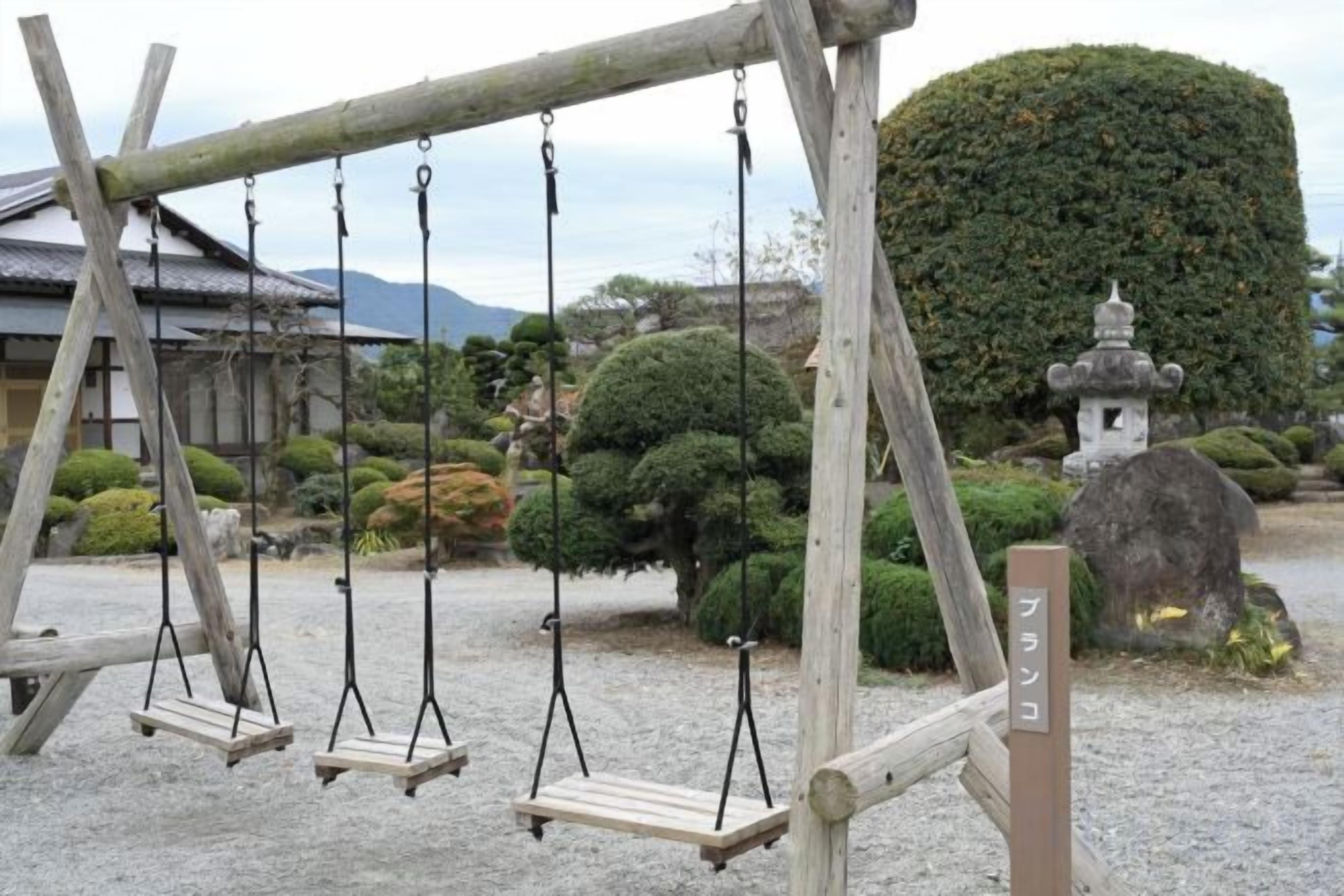 兒童遊樂  區