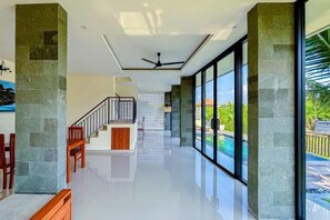 صورة غير مصنفة، 4 من 19، زرّ