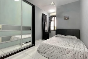 Room - Stylish Blue Water Home w/ Pool (Tebrau)