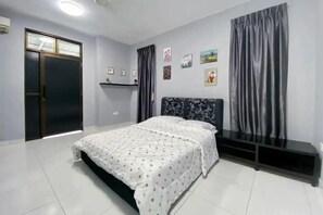 Room - Stylish Blue Water Home w/ Pool (Tebrau)