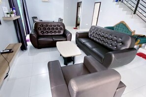 Room - Stylish Blue Water Home w/ Pool (Tebrau)