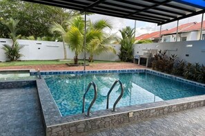 Unclassified image, 5 of 10, button - Stylish Blue Water Home w/ Pool (Tebrau)