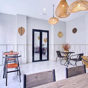 Tempat makan luar