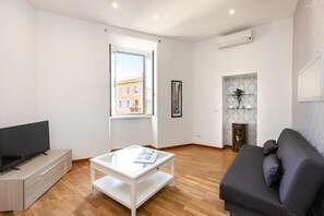 Apartment | Living area