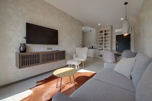 Elite Apartment, Balcony, Mountain View | Living room