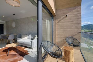 Elite Apartment, Balcony, Mountain View | Balcony - RentPlanet - Apartamenty Karkonoskie (Sosnówka)