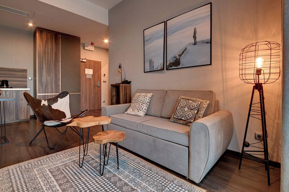 Junior Suite, Mountain View | Hypo-allergenic bedding, iron/ironing board, free WiFi, bed sheets