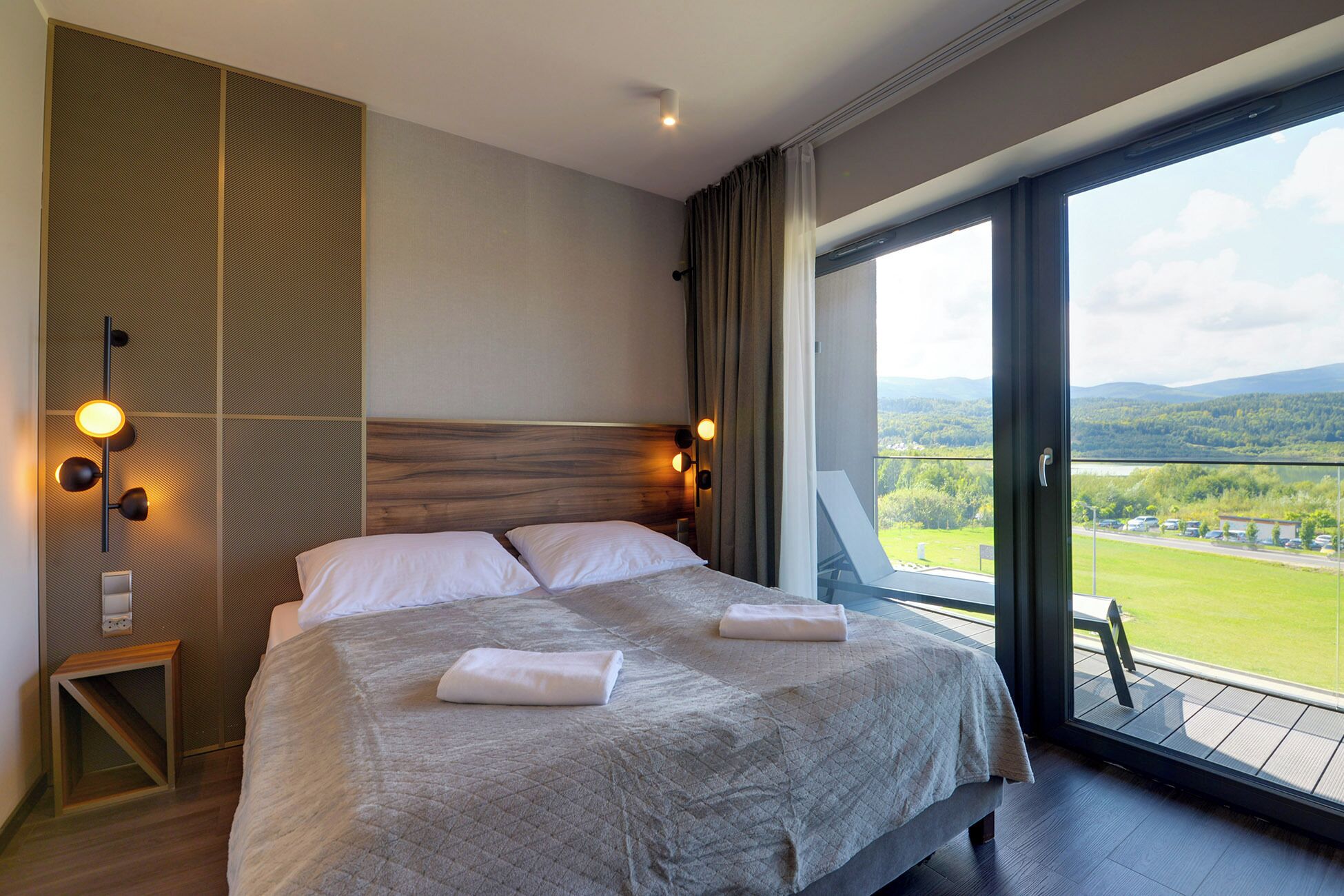 Design Studio, Balcony, Mountain View | Hypo-allergenic bedding, iron/ironing board, free WiFi, bed sheets